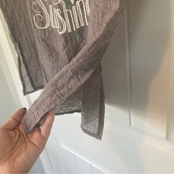 Women’s Gray Sunflower “You are My Sunshine” Short Sleeve Top Size Large - Picture 4 of 7